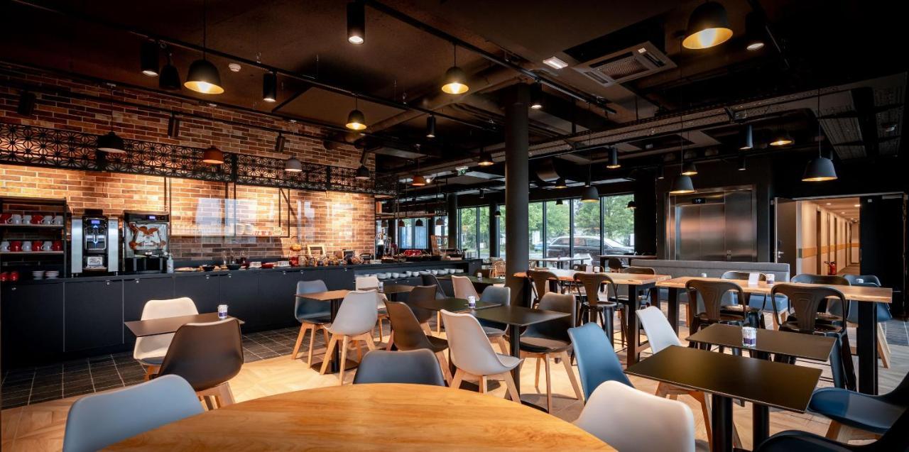 Ibis Styles Valenciennes Petite Foret Exterior foto