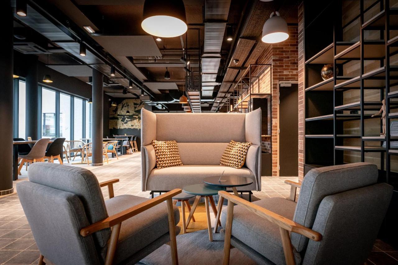 Ibis Styles Valenciennes Petite Foret Exterior foto