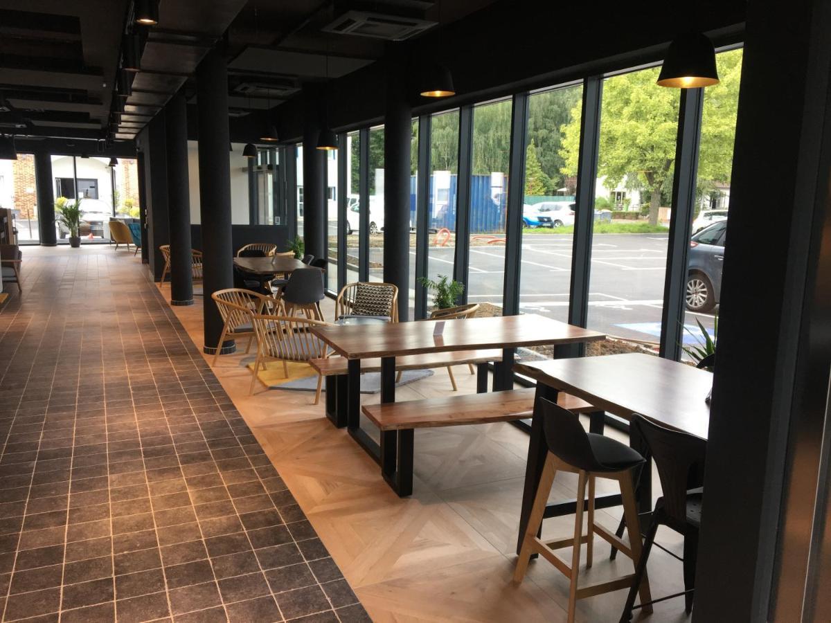 Ibis Styles Valenciennes Petite Foret Exterior foto