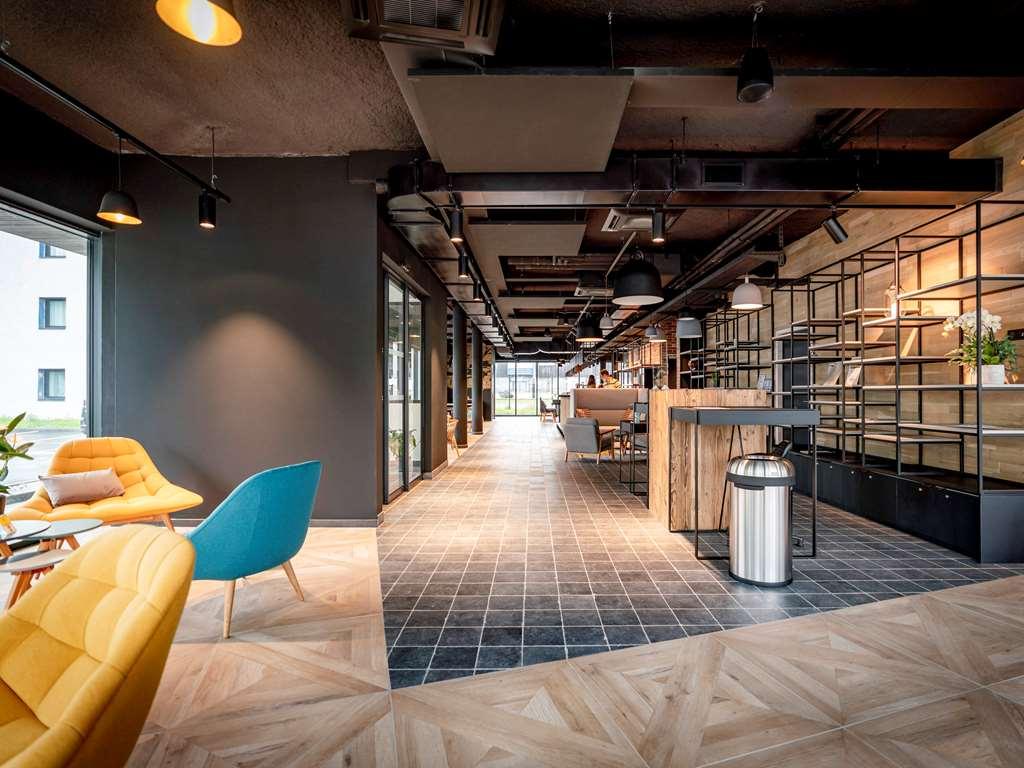 Ibis Styles Valenciennes Petite Foret Facilidades foto